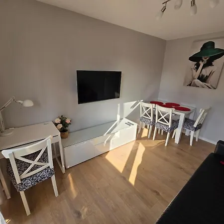 Center - 550m Train Station - Fast Wifi - Desk * Warsaw